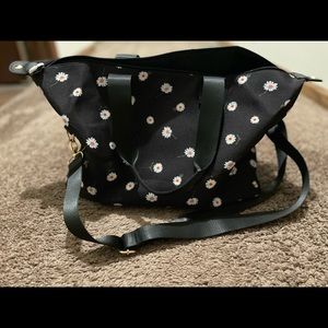 alice + olivia
DAISY PRINT DUFFEL BAG
